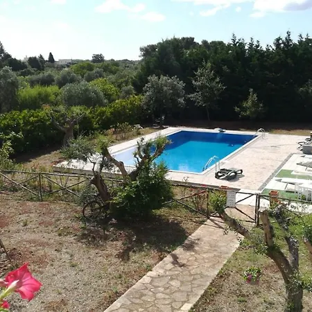 Bed & Breakfast Charme Natural Alberobello